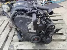 Контрактный двигатель б/у на Peugeot 406 P8C (XUD11BTE) 2.1 Дизель, арт. 3403093 Контрактный двигатель б/у на Peugeot 406 P8C (XUD11BTE) 2.1 Дизель, арт. 3403093
